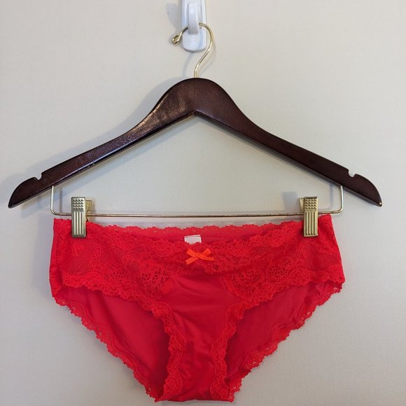 Victoria's Secret Rhinestone Red Bra 32D + 3 Panties Size Small - Picture 5 of 8